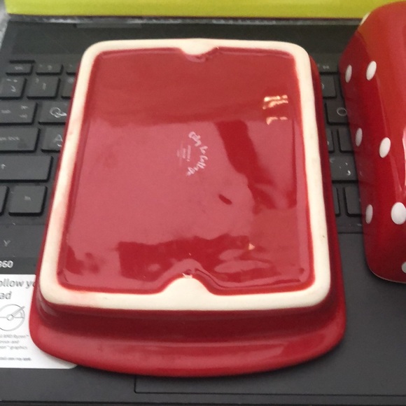 City to cottage Red & white Polka Dotted Dish - Picture 4 of 9